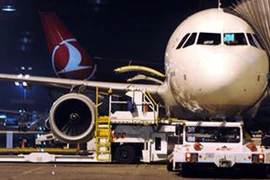 Máy bay Thổ Nhĩ Kỳ tới Đức bị đe dọa đánh bom