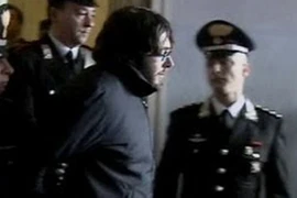 Italia bắt giữ con trai trùm mafia “cướp biển”