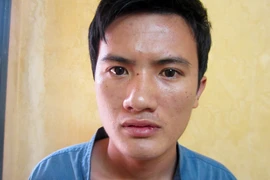 Đến thăm bạn gái, “tiện thể”…