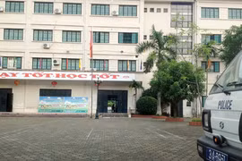 Vụ đòi nợ trước cổng trường THPT dân lập Phương Nam: Không để thầy trò phân tâm