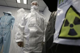 Quần áo chống phóng xạ thế hệ mới