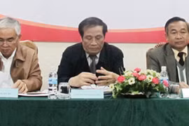 Chờ VFF “ba mặt một lời” 