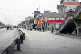 Ngỡ ngàng chuyện 48 tỷ đồng để tháo dỡ 17km dải phân cách