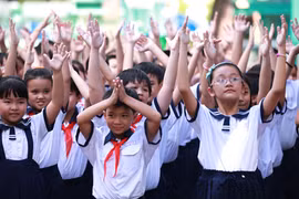 Chạy trường, chọn lớp: Bài toán không khó nhưng vẫn chưa có lời giải?