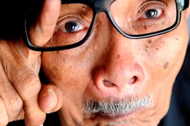 Hồ Kiểng và những con số… kỷ lục