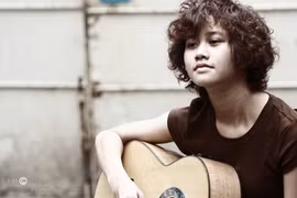 Lại mang âm nhạc ra phố biểu diễn