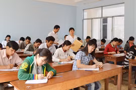 Nâng điểm thi, hàng loạt cán bộ bị kỷ luật 