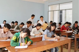 Nâng điểm thi, hàng loạt cán bộ bị kỷ luật 