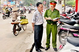 Thành công nhờ biết gần dân
