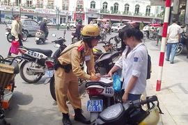 Giáo dục, nhắc nhở là chính