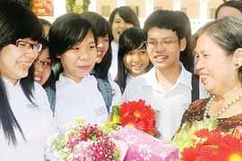 Học trò được “chấm điểm” thầy cô?