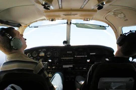 Giật mình khi phi công ngủ trên trời