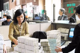 Đề xuất đánh thuế tiền gửi tiết kiệm: Bất hợp lý, thiếu khả thi