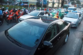 “Cháy” xe cho thuê tự lái