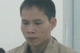 Cứa cổ người tình vì “ăn tát” trước đám đông