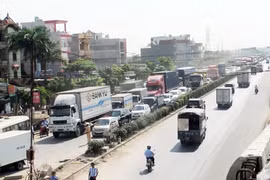 Quốc lộ 5 không khác gì đường làng