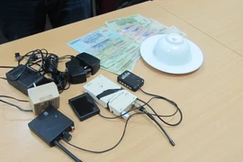 Phá đường dây bạc bịp công nghệ cao 