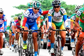 Tuyển thủ đua xe đạp cũng mắc bệnh... "sao"