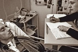 Người sống thực vật vẫn có thể viết sách và đàm thoại