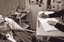 Người sống thực vật vẫn có thể viết sách và đàm thoại