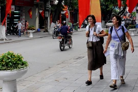 Quyết liệt thực hiện đường thông, hè thoáng