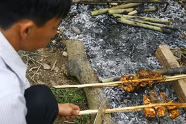 Về bản Chiềng Xôm ăn pa pỉnh tộp