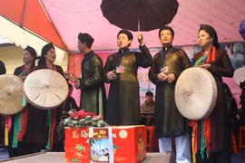 Hội Lim 2013: Quan họ… lách luật