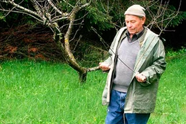 Nhìn xuyên lòng đất, dò tìm mạch nước