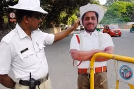 “Cảnh sát giấy” siết Luật Giao thông
