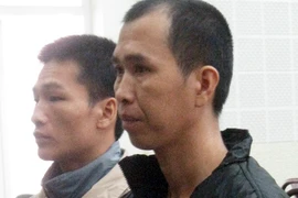 Rủ nhau buôn pháo, chia “lãi” 12 năm tù