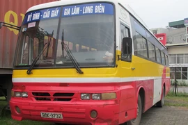 Xe “dù” ngụy trang thành xe buýt 