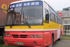 Xe “dù” ngụy trang thành xe buýt 