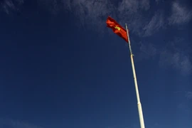 Xuân giữa biển trời