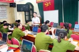 Đào tạo tin học cho 100% CBCS làm công tác Quản lý hành chính, Cảnh sát khu vực