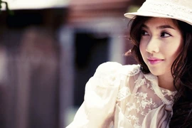 Người đẹp làm báo cũng lắm gian truân