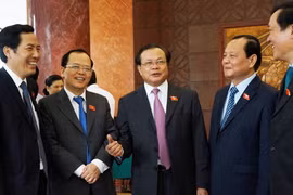 Ưu tiên tăng trưởng, ghìm cương lạm phát
