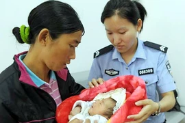 Trung Quốc: Bác sĩ tiếp tay buôn bán trẻ em