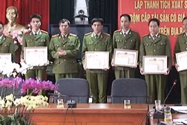 Khen thưởng vụ bắt thủ phạm trộm vàng trị giá hơn 1 tỷ đồng