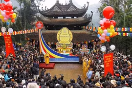 Khai hội Chùa Hương mùng 6 tháng Giêng