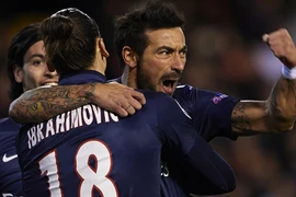 Mạnh vì gạo, bạo vì tiền