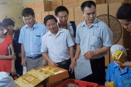 Chồng chéo kiểm tra bánh trung thu