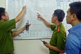 Người “bám trụ” ở vũ trường, quán bar