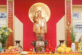 An vị tượng đồng Chủ tịch Hồ Chí Minh tại Học viện ANND