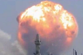 Syria: Kho vũ khí bị bắn tên lửa, 160 người thương vong