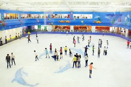 Khai trương Vincom Mega Mall Royal City: Đón hàng vạn khách mua sắm, vui chơi đầu tiên