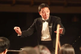 Nhạc trưởng Lê Phi Phi về nước biểu diễn