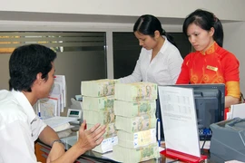 Giảm lãi suất: Doanh nghiệp chưa thấm