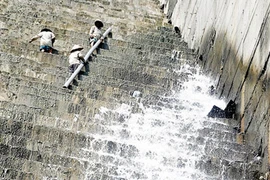 “Khám” tổng quát cảng biển, thủy điện