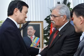 Chủ tịch nước Trương Tấn Sang viếng Tổng thống Hugo Chavez