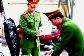 Thiết thực phục vụ nhân dân 